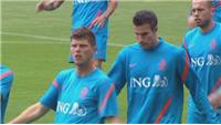 首战1-0败北 荷兰队进行训练